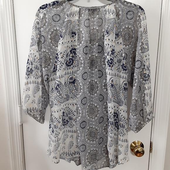 Figueroa & flower navy and gold sheer top, 1X - Picture 5 of 5